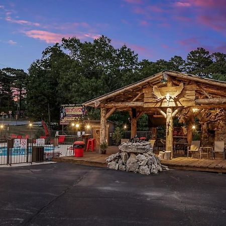 Stonegate Lodge 2 Queen Beds Fast Wifi 50" Tv Salt Water Pool Room #207 Eureka Springs Kültér fotó