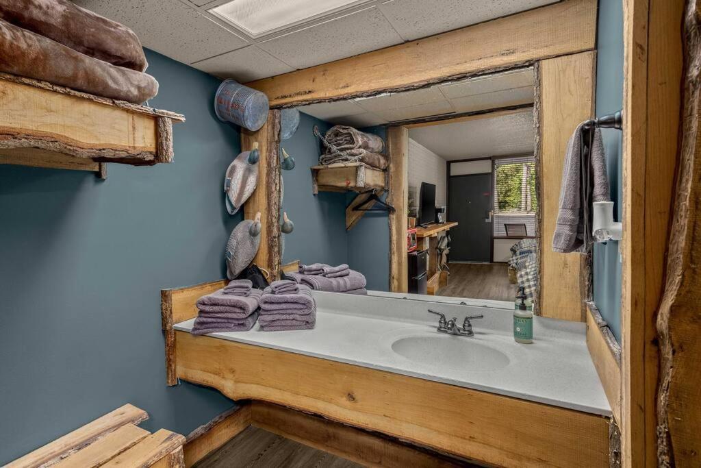Stonegate Lodge 2 Queen Beds Fast Wifi 50" Tv Salt Water Pool Room #207 Eureka Springs Kültér fotó